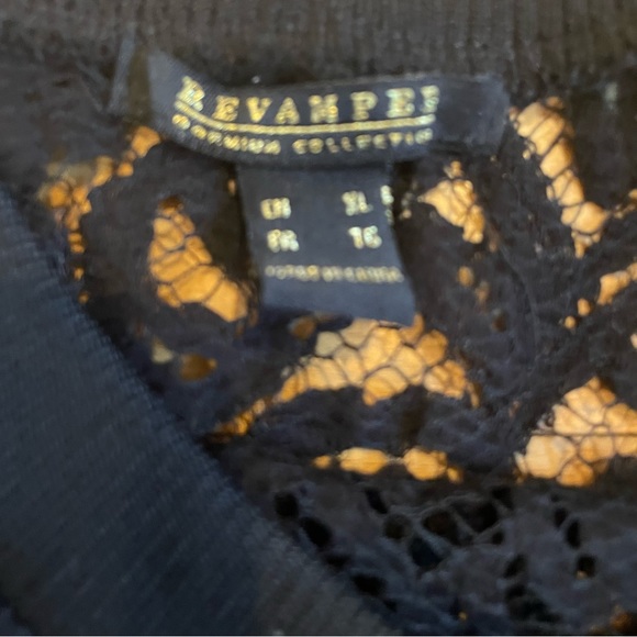 Revamped premium collection women’s size XL lace tunic. - Picture 3 of 4